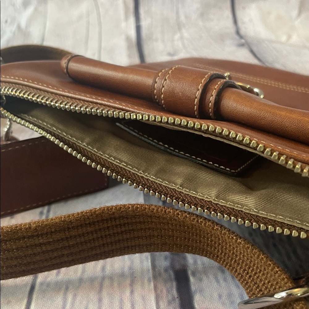 Vintage Coach Hampton Swing Bag with 48” Strap British Tan Excellent Condition - Picture 5 of 7